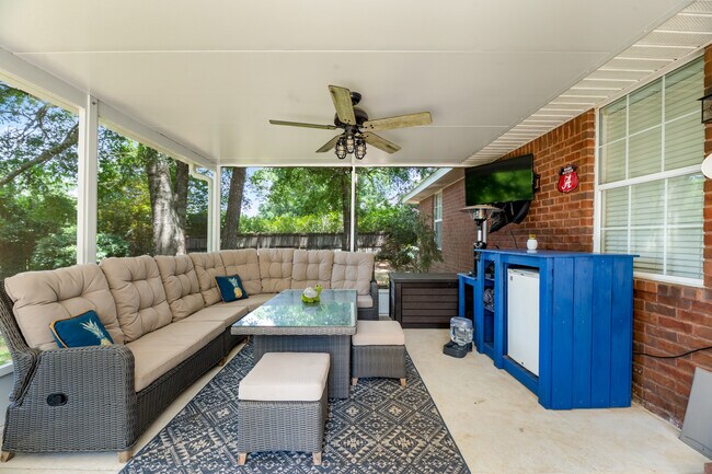 Building Photo - 28337 Bay Branch Dr