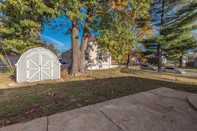 Building Photo - 10701 St Henry Ln