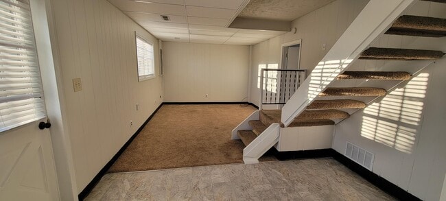Building Photo - 404 Chapman Ct