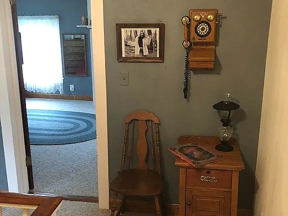 Building Photo - 205 N Illini St