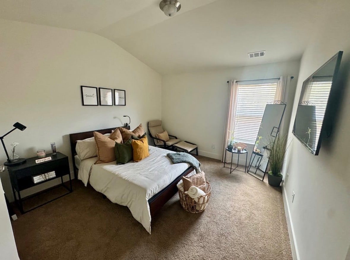 Guest Bedroom 1 - 5371 Radford Loop