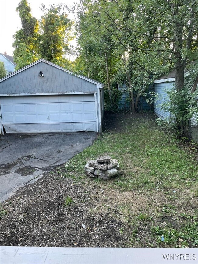 Building Photo - 260 Stevens Ave