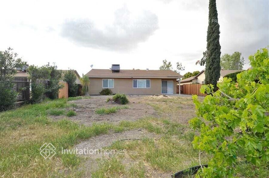 Building Photo - 1020 Amber Ln