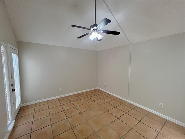 Building Photo - 3147 Royal Gable Dr