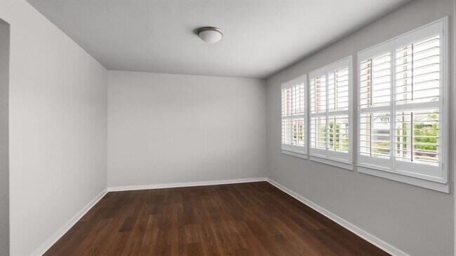 Building Photo - 595 Dayridge Dr