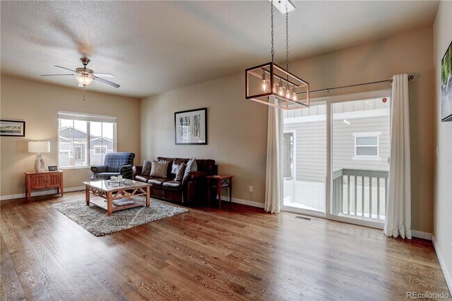 Building Photo - Beautiful 3 Bedroom 3 Bath Home Available ...