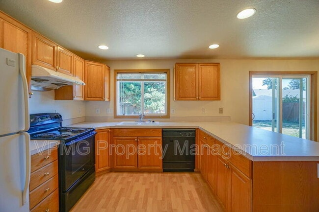 Building Photo - 3107 NE 148th Ave