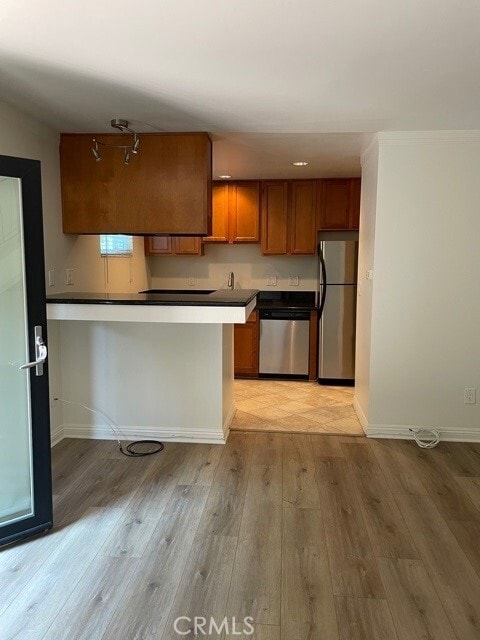 Building Photo - 733 Lake St