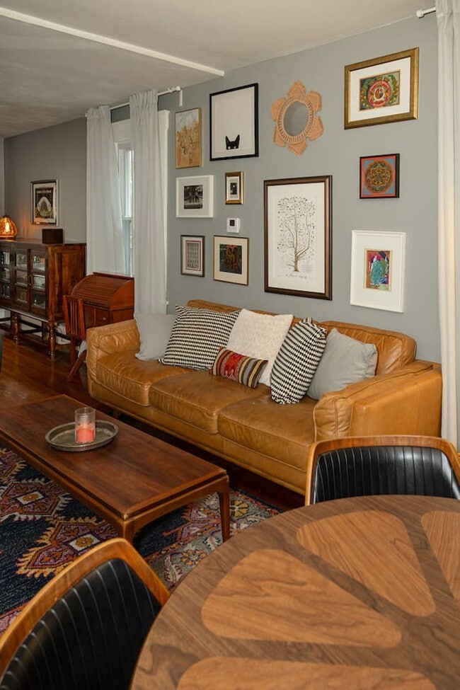 Building Photo - 3935 Oak Park Pl