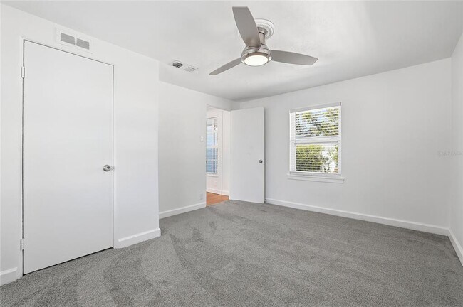 Building Photo - 2854 W Rainbow Cir