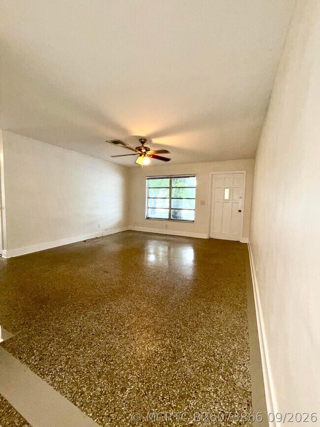 Building Photo - 3820 SW 61st Ave