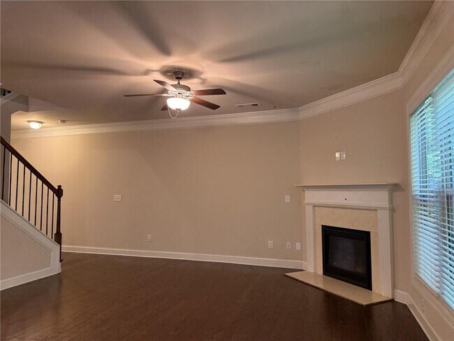 Building Photo - 3160 Cross Creek Dr