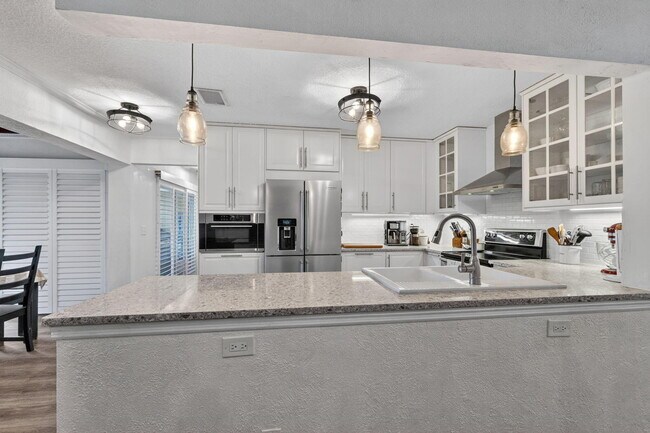 Building Photo - 235 NW 91st Ave