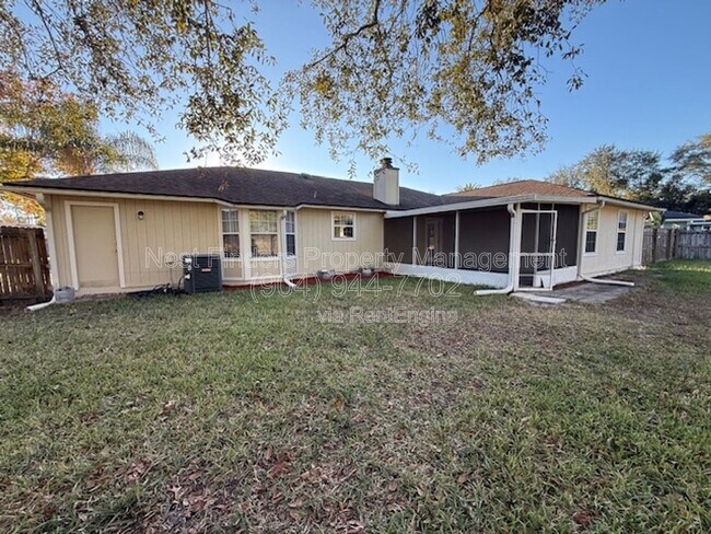 Building Photo - 12947 Tree Wy Ct N