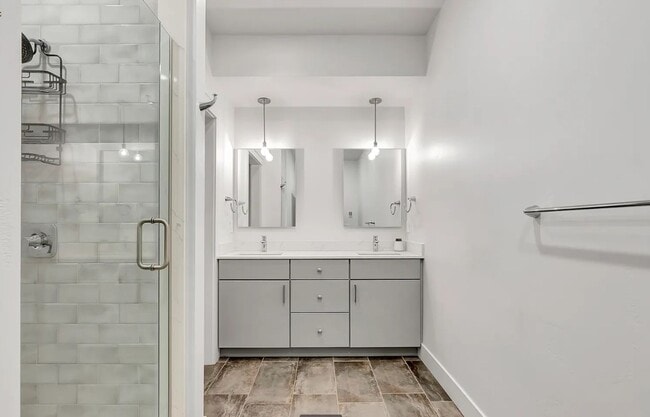Building Photo - Beautiful Modern Condo in Rattlesnake