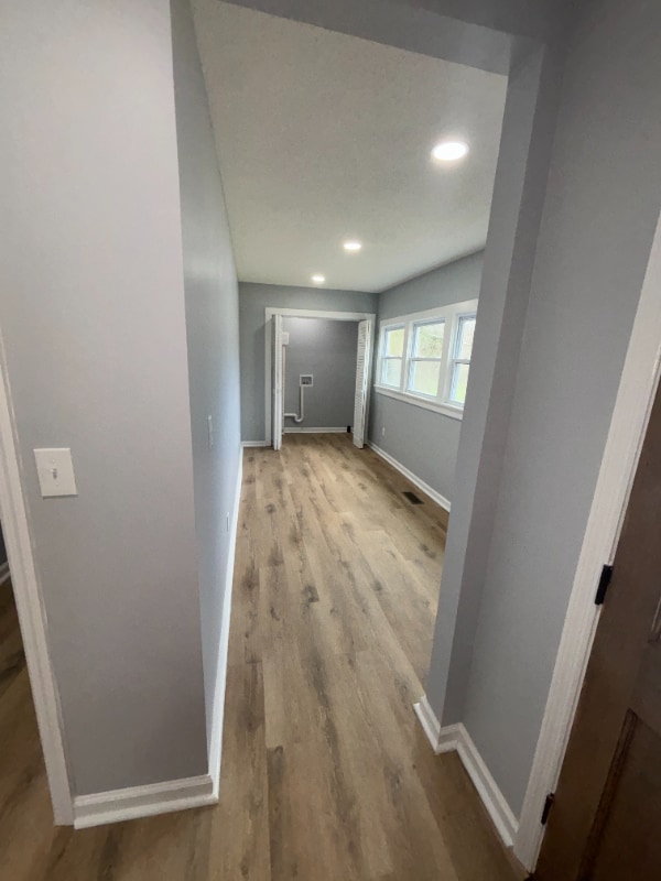 Building Photo - 619 Pinewood Ave