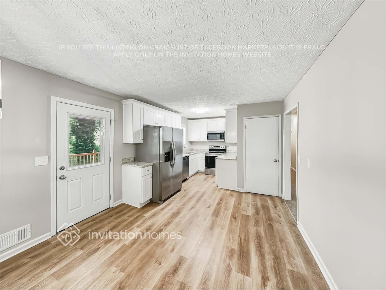 Building Photo - 1023 Lakewood Dr