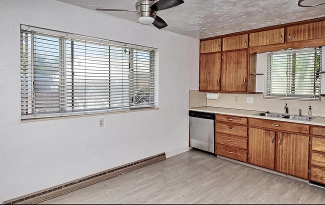 Building Photo - 1625 Walnut Ave