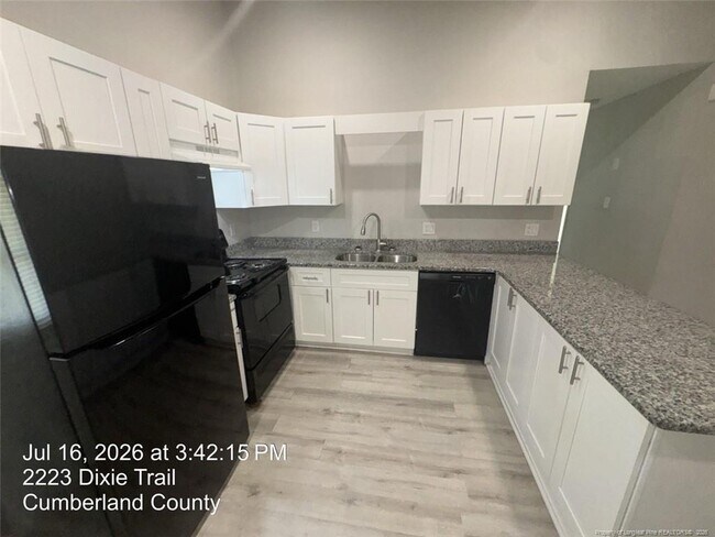 Building Photo - 2223 Dixie Trail