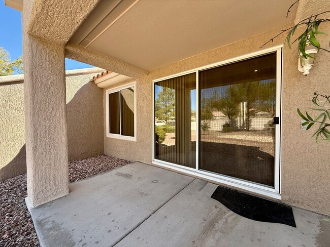 Building Photo - Spectacular furnished 2 bedroom townhouse ...