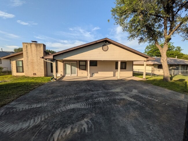 Building Photo - 6618 Cloverbend St