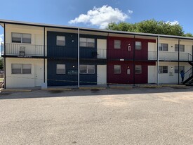 Building Photo - Townshires Apartments