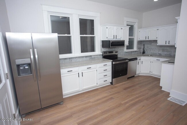 Building Photo - 730 S 38th St