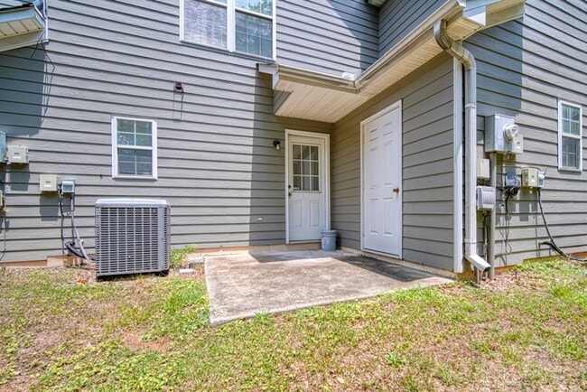 Building Photo - Charming 2 BR, 2.5 BA, 2-Story Townhome for Rent in Greer, NO APPLICATION FEE if APPROVED