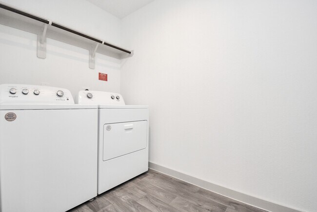 Building Photo - 12814 Heddington Grv Ln