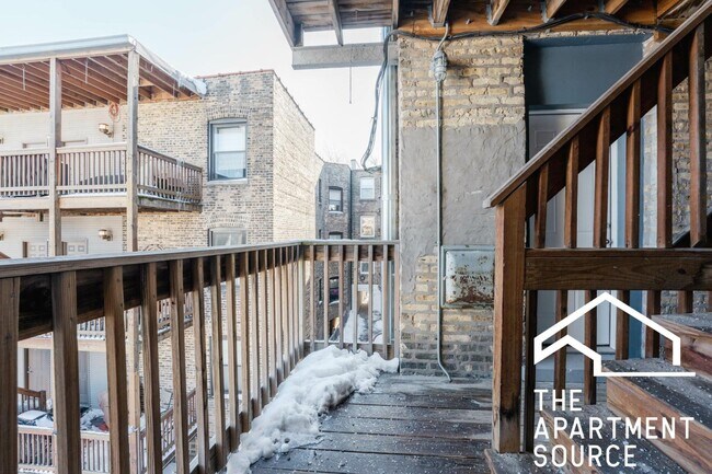 Building Photo - 1434 W Farragut Ave