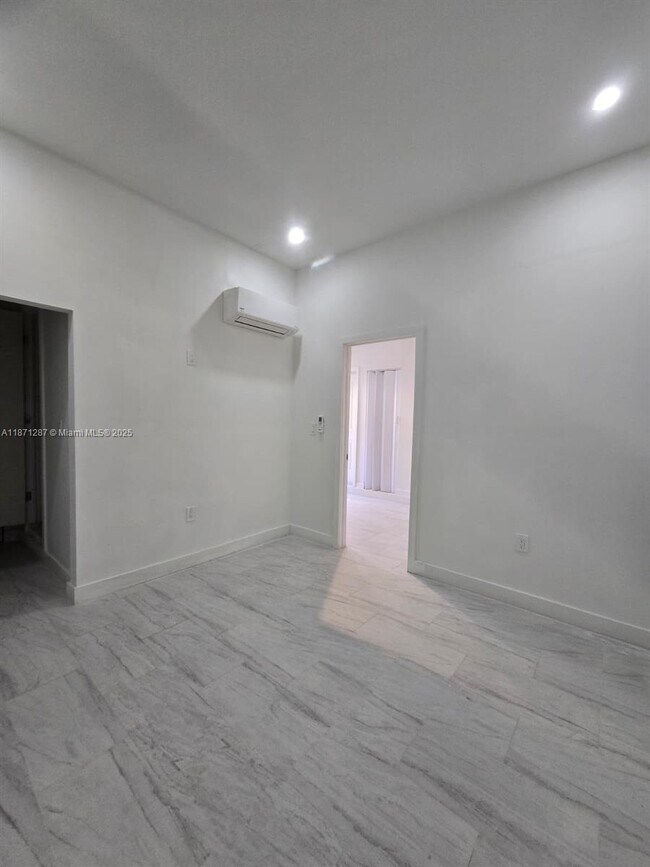 Primary Photo - 13137 SW 284th St