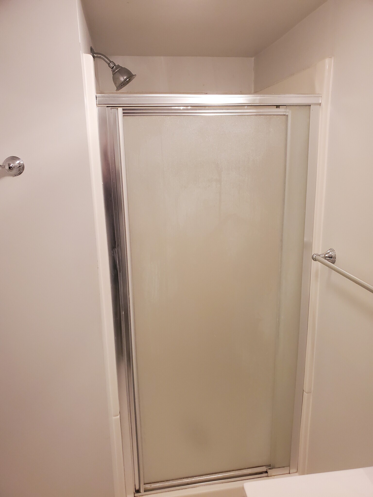 Building Photo - 1206 E 8th St