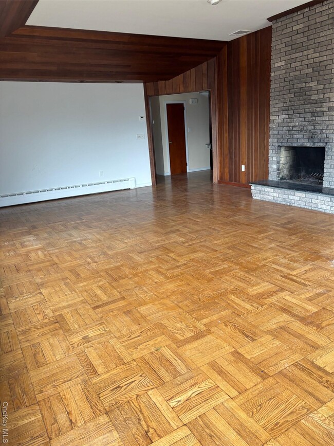 Building Photo - 73 Luchon St