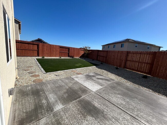 Building Photo - BRAND NEW 3 Bedroom Home for Rent in Redding CA
