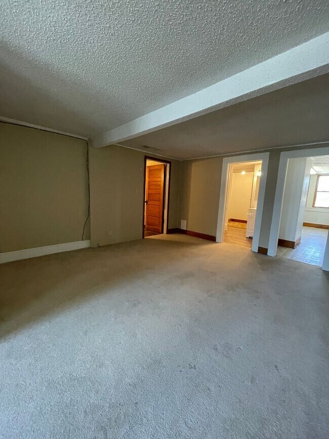 Building Photo - 1127 Market St