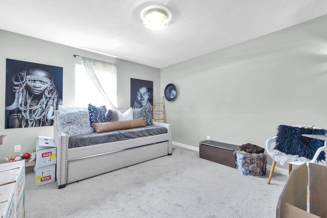 Building Photo - 1945 Woodcrest Rd