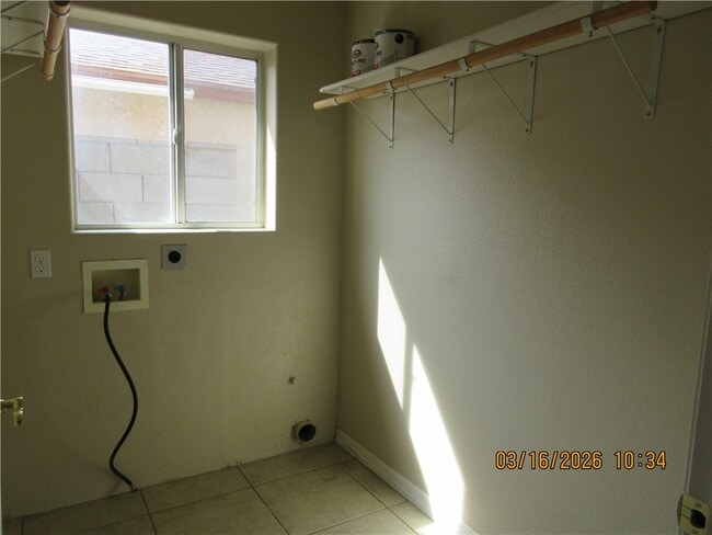 Building Photo - 3684 N Willow Rd