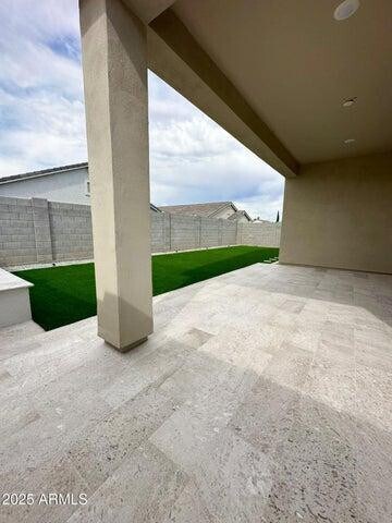 Building Photo - 10549 W Albert Ln