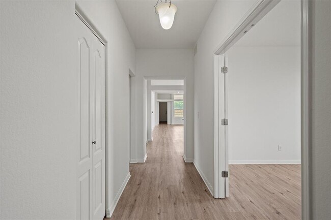 Building Photo - 1629 Arbor Knot Dr