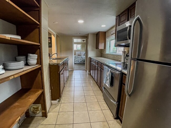 Building Photo - Arnold House