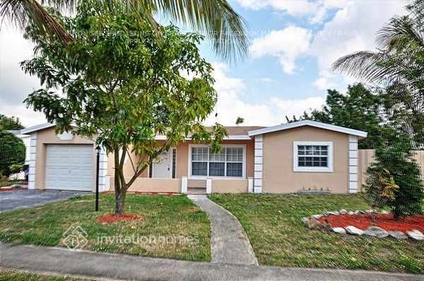 Primary Photo - 4655 NW 41st Pl