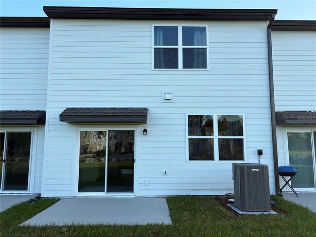 Building Photo - 3609 Spire Dr