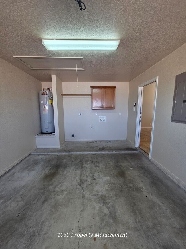 Building Photo - 2 Bed/2 Bath Duplex in Trimmier Estates! 500.00 off 1st full months rent