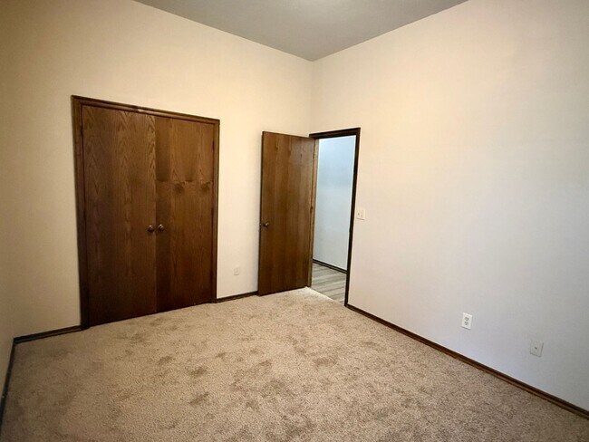 Building Photo - Beautiful 4 Bed 3 Bath Home with Great Loc...