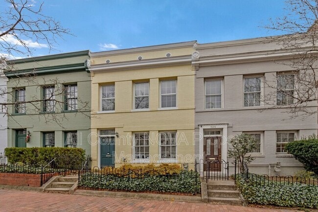 Building Photo - 123 E St SE