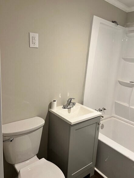 Building Photo - 801 S Houston Lake Rd