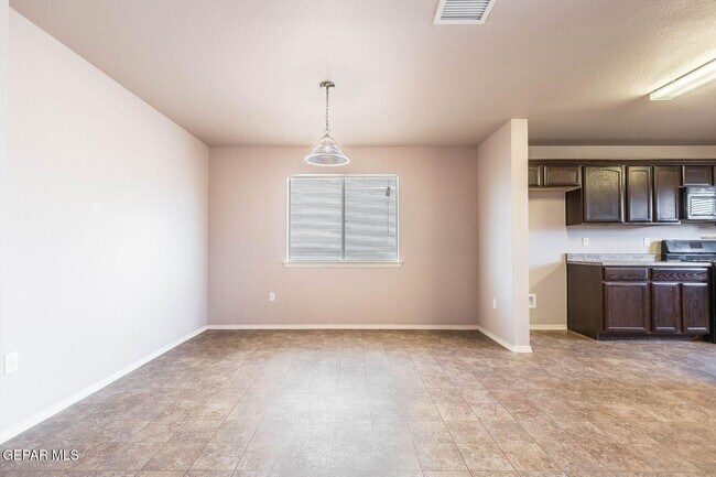 Building Photo - 14272 Lasso Rock Dr