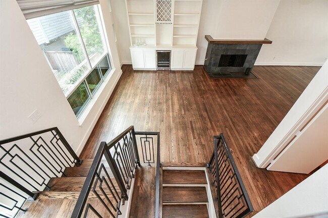 Building Photo - 4702 Austin St