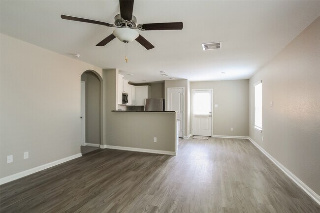 Building Photo - 27092 Leonardo Dr