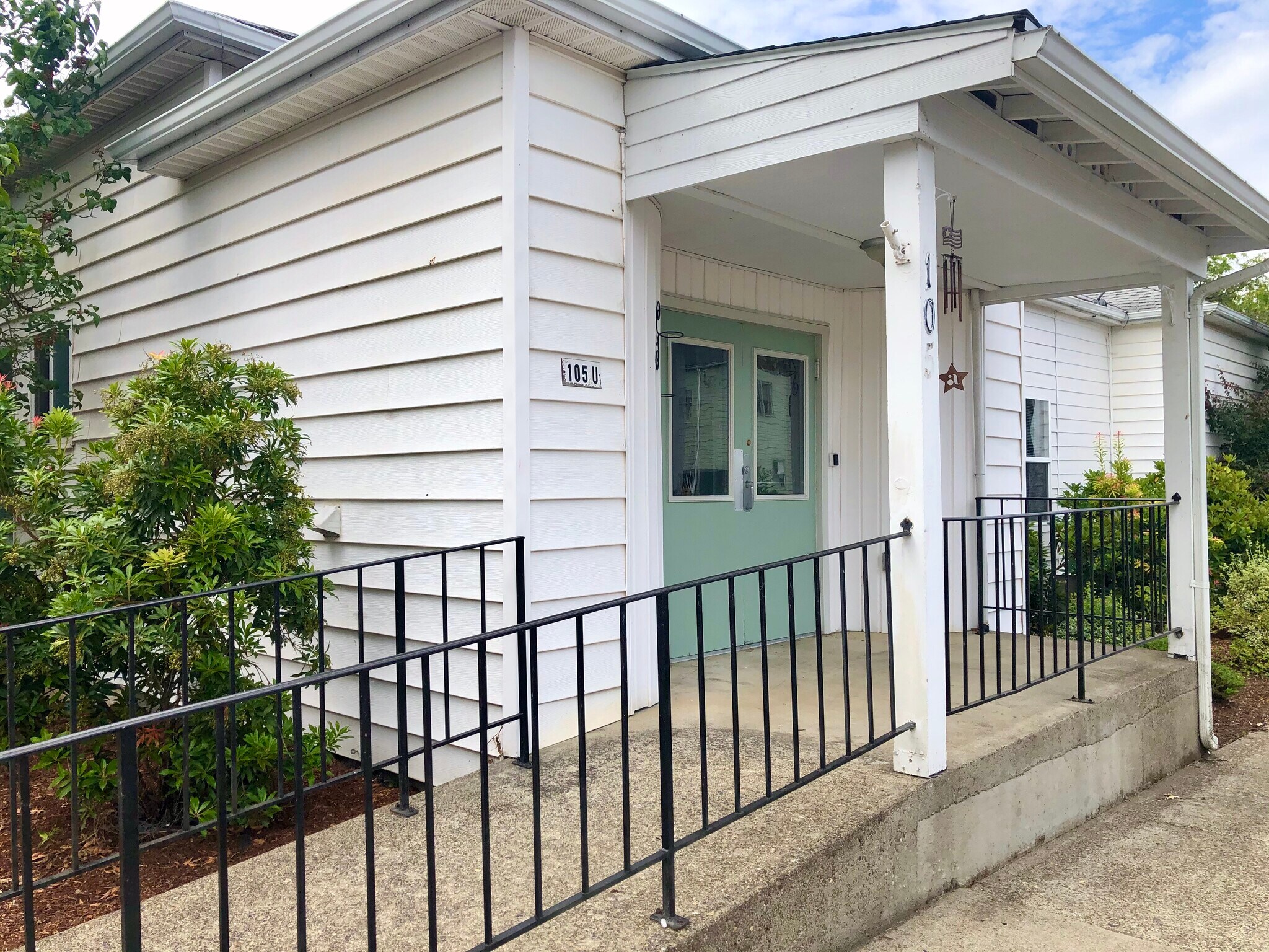 Front door. - 105 W 2nd St